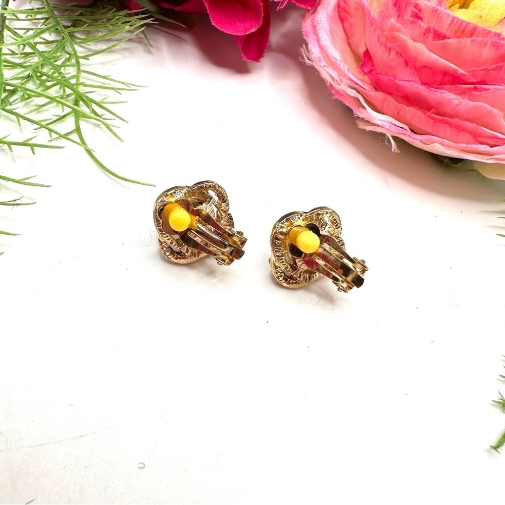 NEW⚜️Pearl & Crystal Embellished Cluster Clip Earrings - Picture 4 of 5